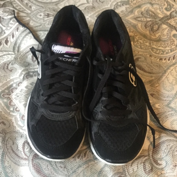 Sketchers Lightweight - Picture 2 of 6